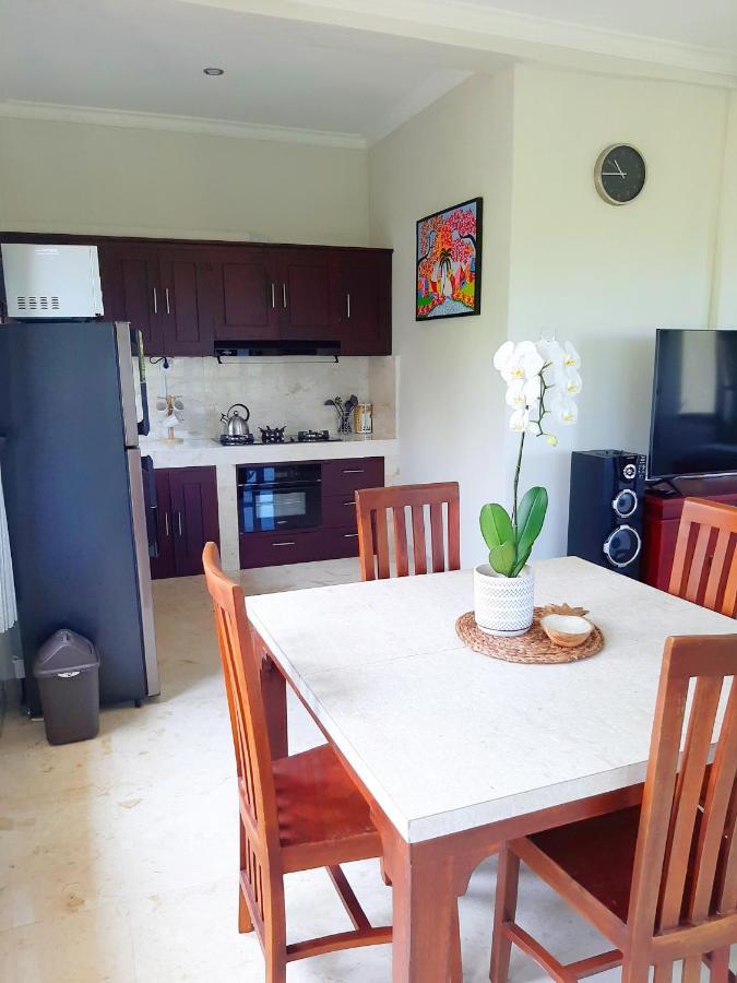 Medewi Manor Aparthotel Airsatang Εξωτερικό φωτογραφία