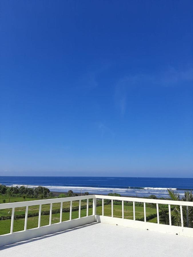 Medewi Manor Aparthotel Airsatang Εξωτερικό φωτογραφία