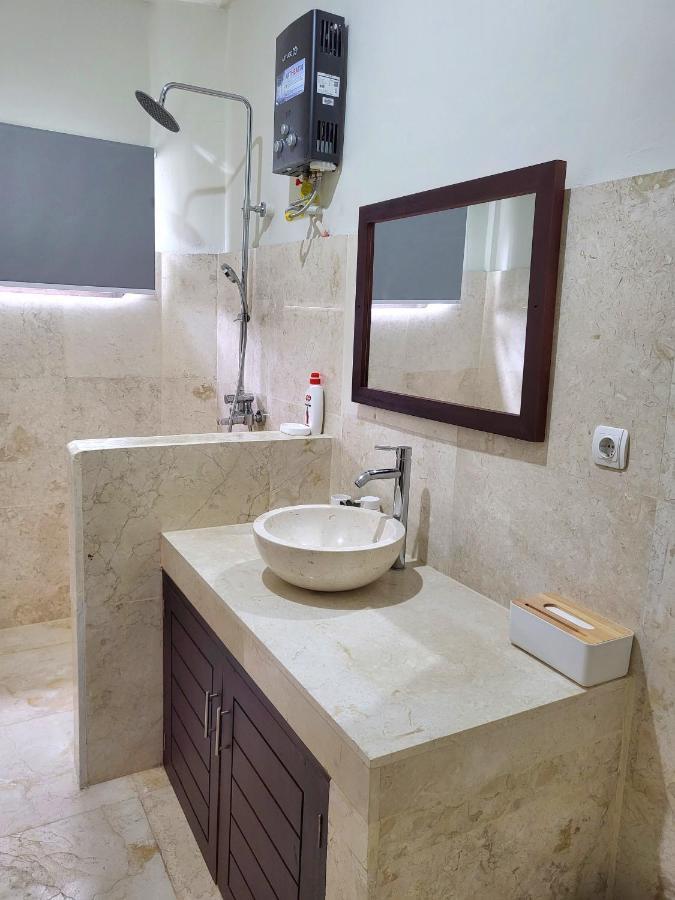 Medewi Manor Aparthotel Airsatang Εξωτερικό φωτογραφία