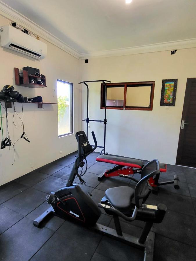 Medewi Manor Aparthotel Airsatang Εξωτερικό φωτογραφία