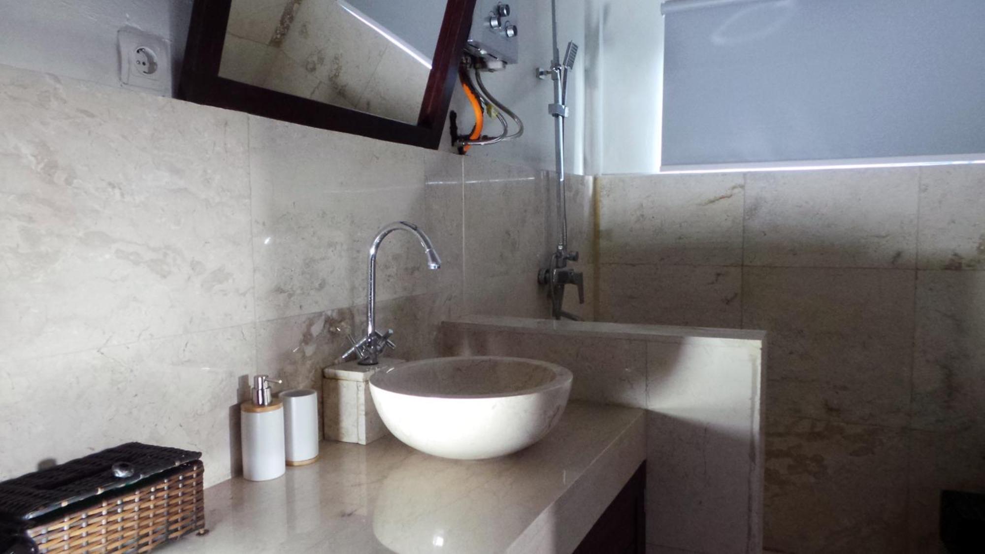 Medewi Manor Aparthotel Airsatang Εξωτερικό φωτογραφία