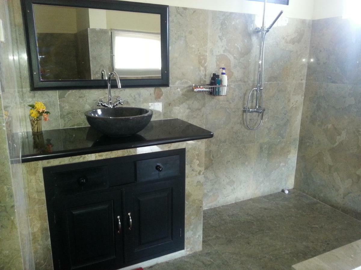 Medewi Manor Aparthotel Airsatang Εξωτερικό φωτογραφία