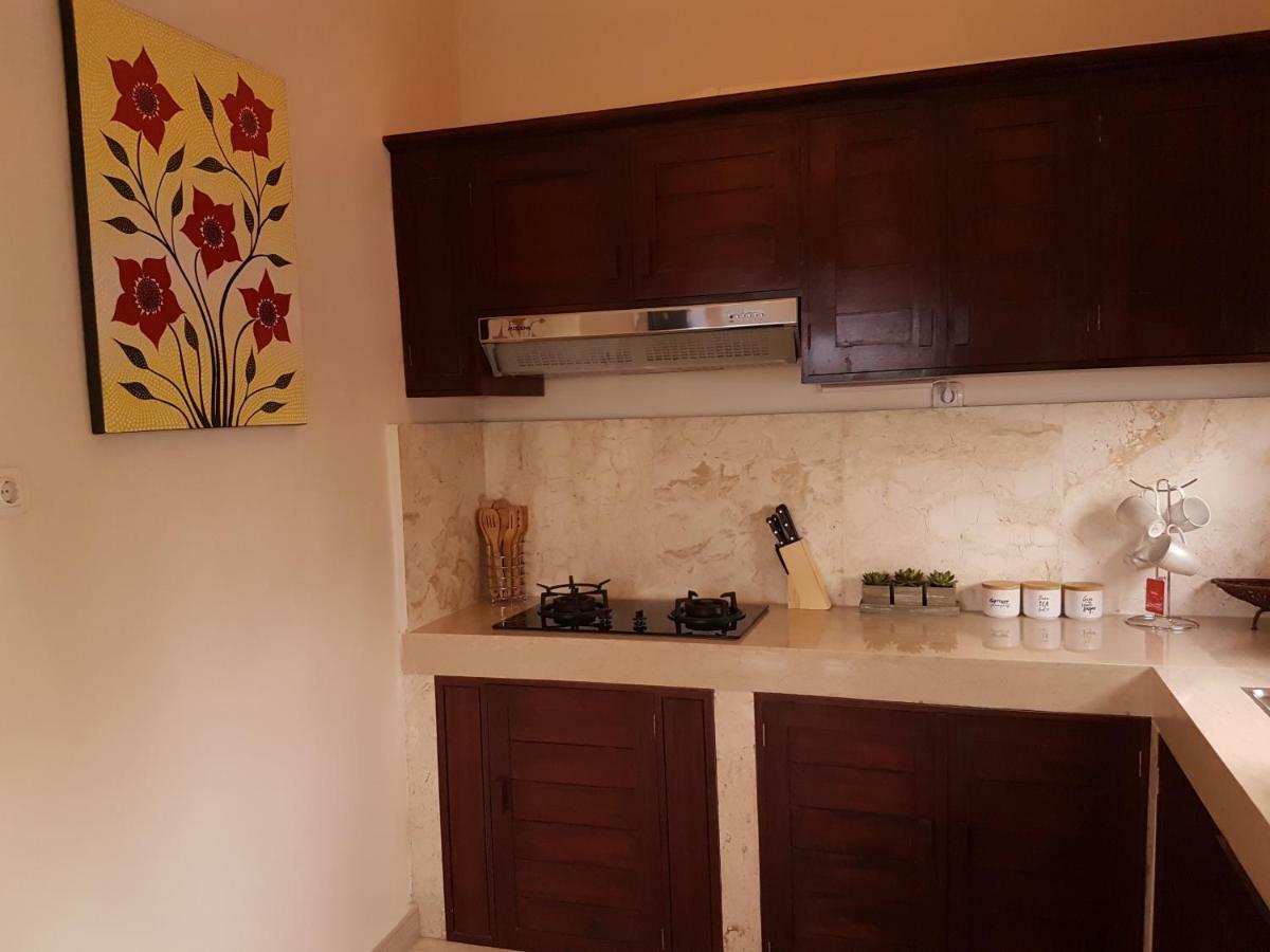 Medewi Manor Aparthotel Airsatang Εξωτερικό φωτογραφία