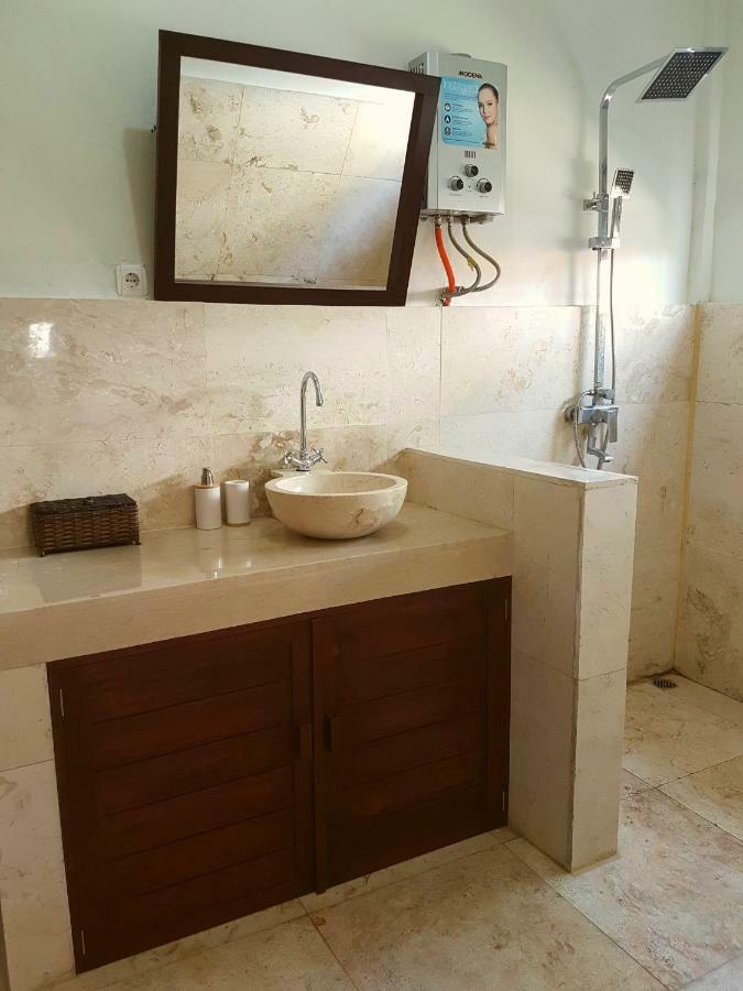 Medewi Manor Aparthotel Airsatang Εξωτερικό φωτογραφία